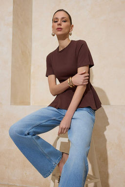 Kahverengi Duz Peplum Bisiklet Yaka Standart Kol K?sa %100 Pamuk Orme Bluz TWOSS26BZ00028