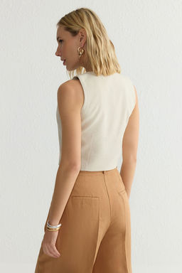 TRENDYOLMILLA Ac?k Haki Fitted Keten Gorunumlu V Yaka Crop Dokuma Yelek TWOSS25YE00028  фото 5