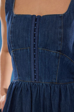 TRENDYOLMILLA Koyu Mavi Volanl? Midi Denim Elbise TWOSS25EL00010  фото 3