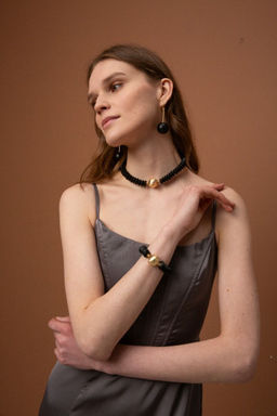 Серьги с застежкой из дерева - Модные истории фото 8
