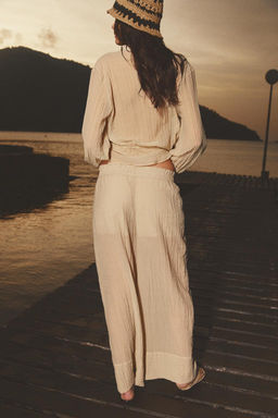 WIDE SEMI-SHEER CREASED-EFFECT TROUSERS - Zara фото 4