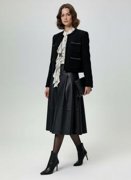 Блузка с отлетными рюшами OD-914-6 молочный с черным