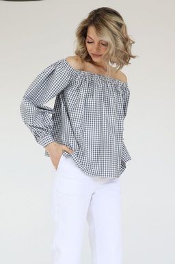 Блузка со спущенными плечами