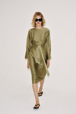 VESTIDO MIDI SATINADO ZW COLLECTION / Oliva