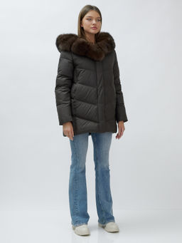 с МЕХОМ ПЕСЕЦ ПРЕМИУМ класса Полупальто зимние темно-коричневого цвета - Mtforce фото 12