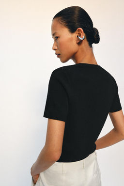 TOP PUNTO BOTONES / Negro
