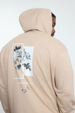 TRENDYOL MAN Buyuk Beden Tas Oversize/Genis Kesim Kapusonlu Ici Polarl? Cicek Bask?l? Sweatshirt TMNAW25AO00021
