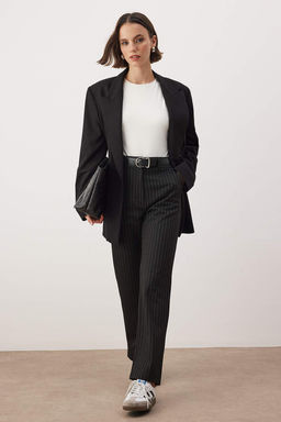 Siyah Cizgili Fitted Normal Bel Esnek Interlok Orme Pantolon TWOAW26PL00137