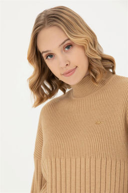 Женский свитер песочного меланжа