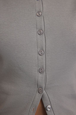 Gri Dugmeli Fitted/Vucuda Oturan Orme Bluz TWOSS25BZ00281