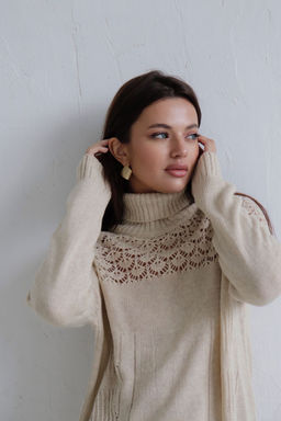 10294 Свитер с ажурной кокеткой бежевый - Martichelli фото 15