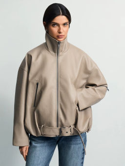 Куртка-бомбер из искусственной кожи с ремнем / Zarina  фото 4