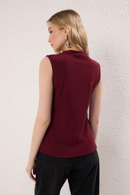 Bordo Aksesuar Dugmeli Bisiklet Yaka Regular Boy Yelek Orme Bluz TWOSS25BZ00558