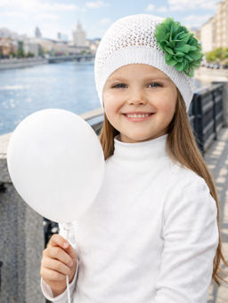 Шапка вязаная детская белая
