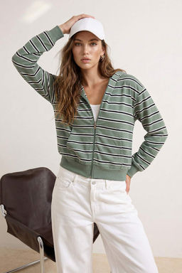 Yesil Cizgili Regular/Normal Kal?p Kapusonlu Fermuarl? Ince Orme Sweatshirt TWOSS26SW00003
