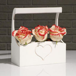 Кашпо деревянное Symmetric Heart, с ручкой, белый, 2512,510(28) см