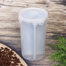 Банка для продуктов пластиковая на защелках с 4-мя отделениями 12*22см