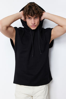 TRENDYOL MAN Siyah Kapusonlu Oversize/Genis Kesim K?sa Kollu Duz T-Shirt TMNSS20SW0148