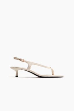 Sandalias con tac?n kitten