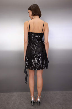 Siyah Duz F?rf?rl? Detayl? Payet K?sa / Mini Astarl? Elbisesi TPRAW26EL00094