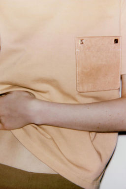 T-SHIRT WITH CONTRAST POCKET - Zara фото 12