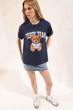 TRENDYOLMILLA Beyaz %100 Pamuk Oversize/Genis Kal?p Ay?c?k Bask?l? Orme T-Shirt TWOSS25TS00090 фото 2