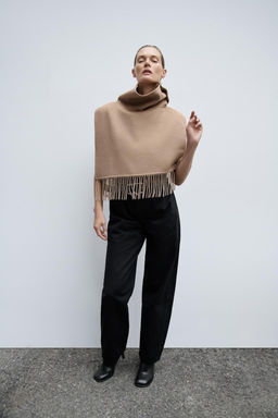 ASYMMETRIC FRINGED WOOL CAPE - Zara фото 3
