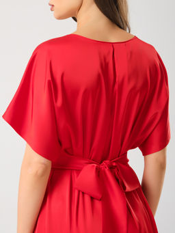 Платье с широким поясом