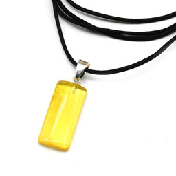 Стильная подвеска на шнурке с янтарем Пластина 12*25мм цв.лимонный, 40см