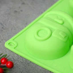 Цена за 4 шт. Форма для выпечки Доляна «Новый год», силикон, 27×17×3 см, 6 ячеек (8×7×3 см), зелёная