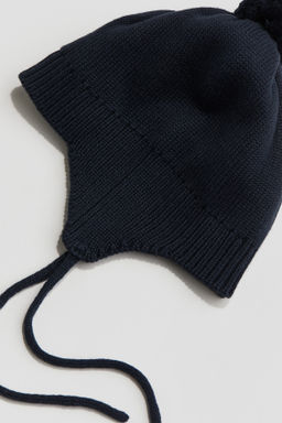 Gorro beanie con orejeras