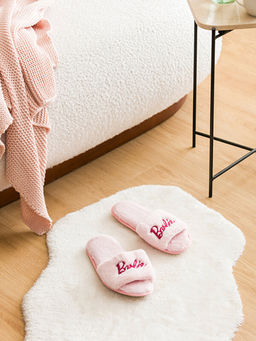 Barbie Nak??l? Pel?? Kad?n Ev Terli?i