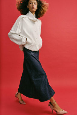 ZAPATO LAZO EFECTO SATINADO / Beige