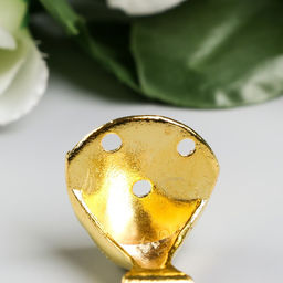 Цена за 2 шт. Уголок (ножка) для шкатулки металл «Царская», набор 4 шт., под золото, 2.5×2.2 см