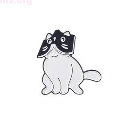 Брошь-значок Читающий кот