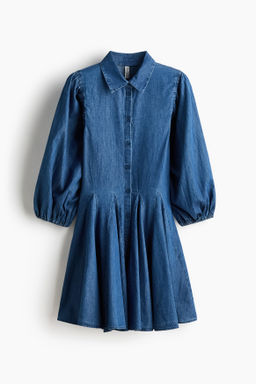 Vestido acampanado con mangas abullonadas
