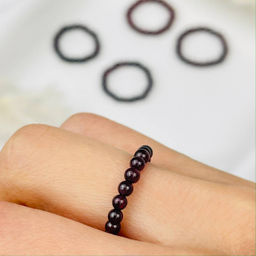 Кольцо на резинке из Граната 17,5р.