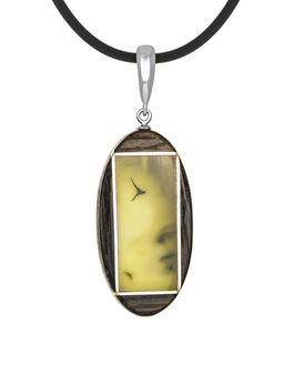 Подвеска Индонезия из натурального балтийского янтаря и дерева