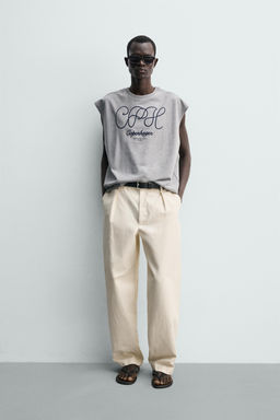CAMISETA TANK RELAXED FIT BORDADO / Gris vigor?
