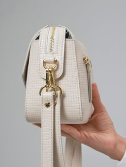 Сумка кожаная через плечо Azaro 3684 бежевая лиана