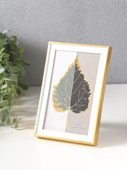 Цена за 2 шт. Фоторамка для фото 10×15 см «Современная классика», пластик, под золото и белый, 16×10.8×1.5 см