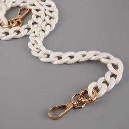 Цепочка для сумки, пластиковая, с карабинами, перламутровая, 23 17 мм, 68 см, цвет белый/золотой - Арт узор фото 2