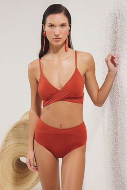 TRENDYOLMILLA Siyah Yuksek Bel Regular Bikini Alt? TBESS25BA00035