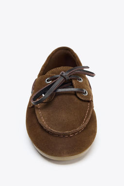 SPLIT SUEDE TOPSTITCHED LOAFERS