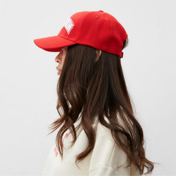 Кепка с вышивкой MIST Vacation, красная на застежке, размер 56-58