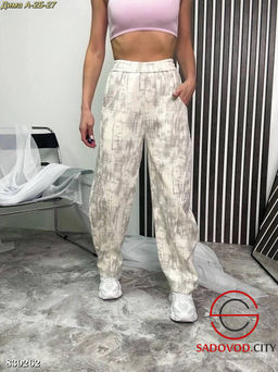 Спортивные женские штаны