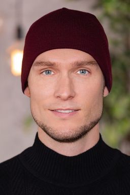 Шапка 
 3.спорт_бордо_PR
