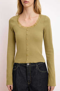 Haki Fitted/Vucuda Oturan Havuz Yaka Dantel Detayl? Fitilli Esnek Orme Bluz TWOSS26BZ00070