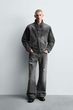 WIDE FLARE FIT JEANS