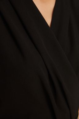 Siyah Kemerli Kruvaze Yaka Genis Paca Dokuma Tulum TWOSS21TU0004